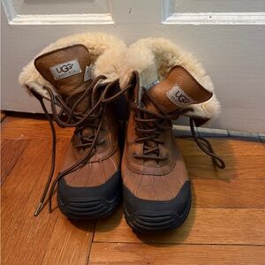 UGG Women’s Duck Cozy Boots